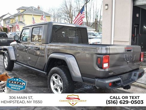 Used 2022 Jeep Gladiator Sport image 8