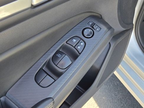 Used 2022 Nissan Altima 2.5 SV FWD image 17