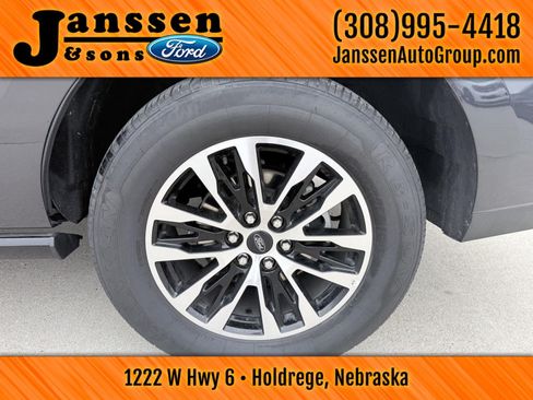 Used 2025 Ford Expedition Platinum AWD/4WD image 33