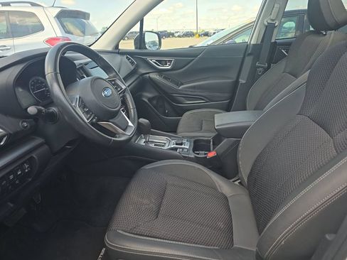 Used 2023 Subaru Forester Premium AWD/4WD image 6