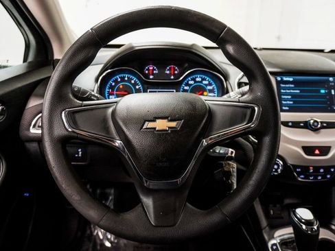 Used 2017 Chevrolet Cruze LS image 25