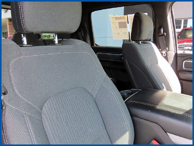 Used 2022 RAM 1500 Big Horn AWD/4WD image 9