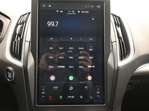 Used 2024 Ford Edge Titanium image 11