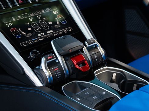 Used 2019 Lamborghini Urus AWD/4WD image 54