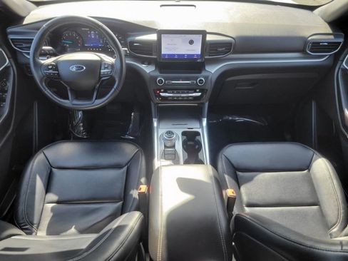 Used 2020 Ford Explorer XLT w/ Equipment Group 202A image 10