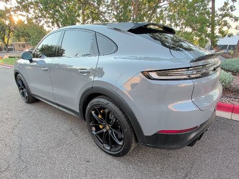 Used 2024 Porsche Cayenne Turbo GT AWD/4WD image 2