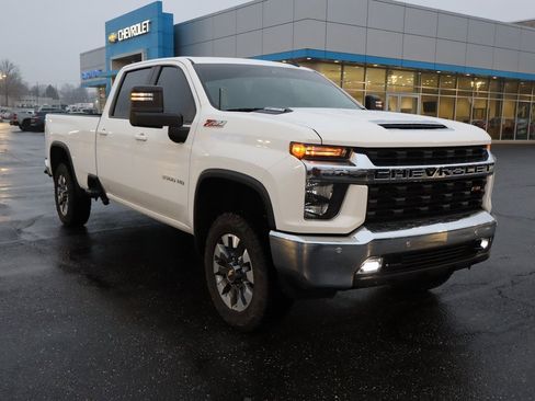 Used 2022 Chevrolet Silverado 3500 LT w/ All Star Edition image 2