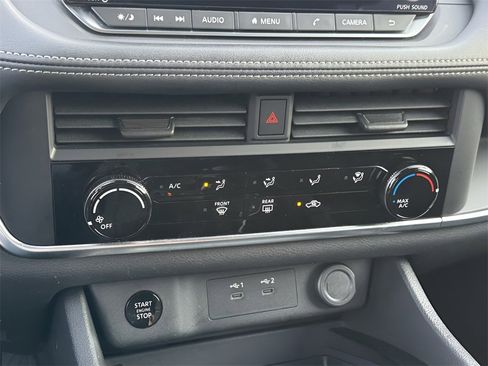 Used 2024 Nissan Rogue S image 26