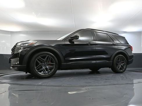 Used 2025 Ford Explorer ST image 64