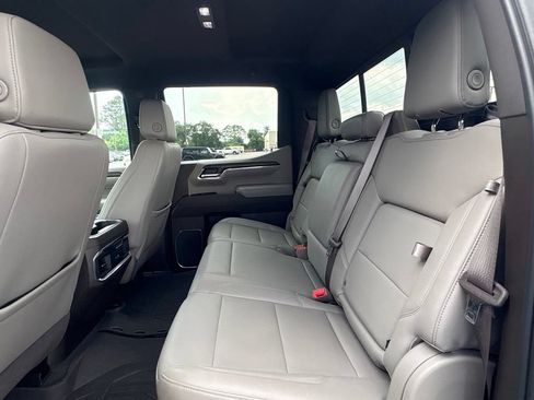 Used 2024 GMC Sierra 1500 SLT AWD/4WD image 17