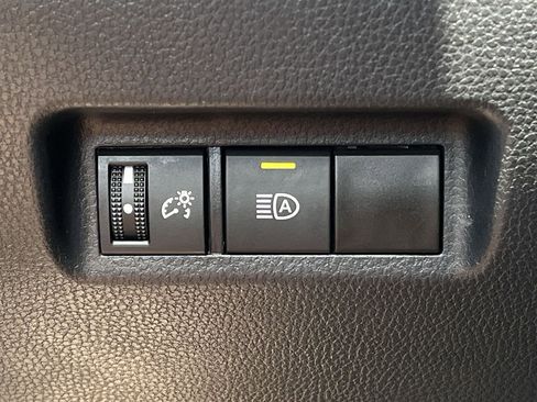 Used 2024 Toyota RAV4 XLE FWD image 20