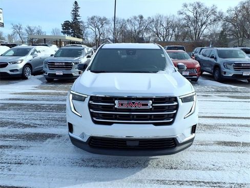 Used 2025 GMC Acadia Elevation image 9