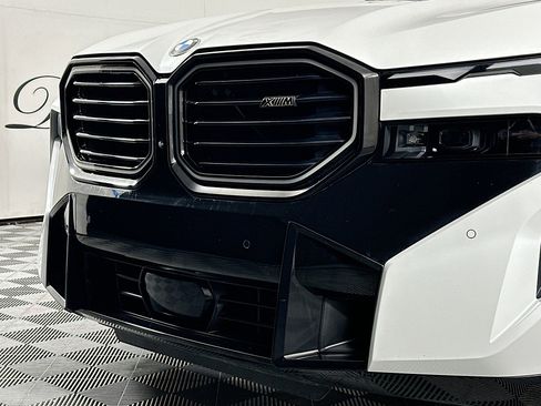 Used 2023 BMW XM image 33