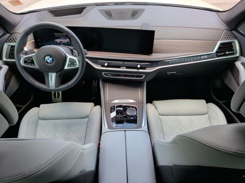 Used 2024 BMW X5 xDrive40i w/ M Sport Package AWD/4WD image 34