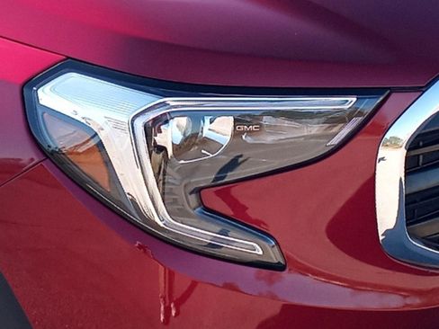 Used 2020 GMC Terrain SLE w/ Driver Convenience Package image 16