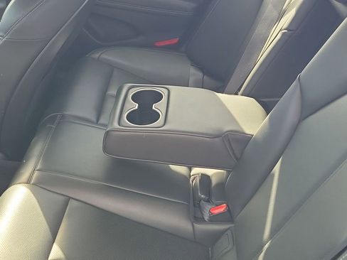 Used 2023 Genesis G70 2.0T image 9