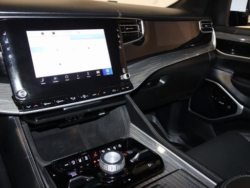 Used 2022 Jeep Wagoneer Series III w/ Premium Group I image 53