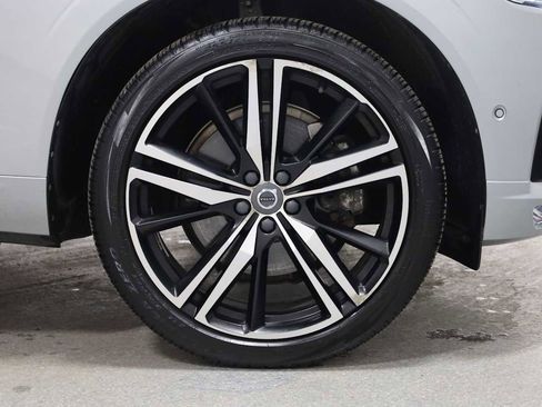 Used 2018 Volvo XC60 T6 R-Design w/ Convenience Package image 12