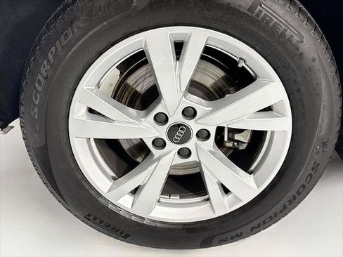 Certified 2025 Audi Q5 Premium w/ Convenience Package AWD/4WD image 33