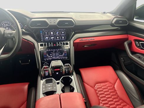 Used 2022 Lamborghini Urus AWD/4WD image 25