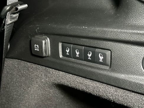 Used 2021 Jeep Grand Cherokee L Overland w/ Luxury Tech Group IV image 9