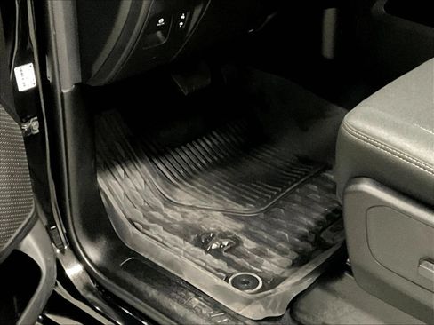 Used 2025 RAM 1500 Big Horn AWD/4WD image 40