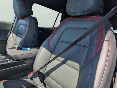 New 2026 Chevrolet Equinox RS w/ Safety and Technology Package FWD image 31