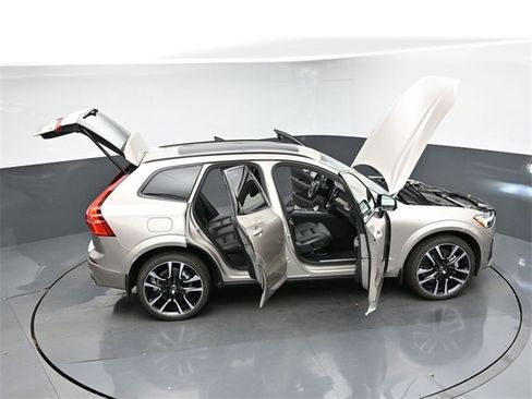 Used 2024 Volvo XC60 B5 Ultimate w/ Protection Package Premier image 49