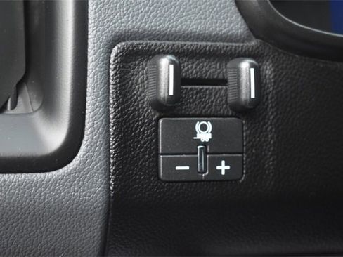 Used 2022 Chevrolet Colorado Z71 image 24