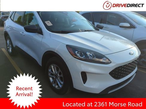 Used 2022 Ford Escape SE image 1