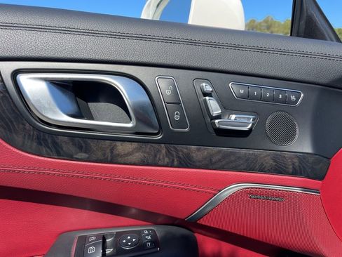 Used 2013 Mercedes-Benz SL 550 image 26
