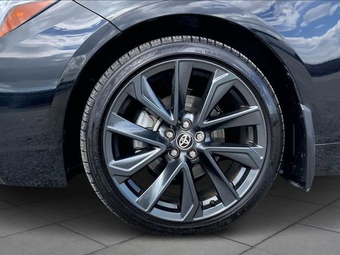 Used 2025 Toyota Corolla SE w/ SE Premium Package image 11