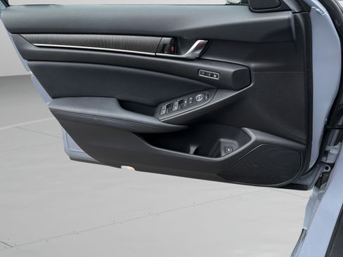 Used 2021 Honda Accord Touring image 20