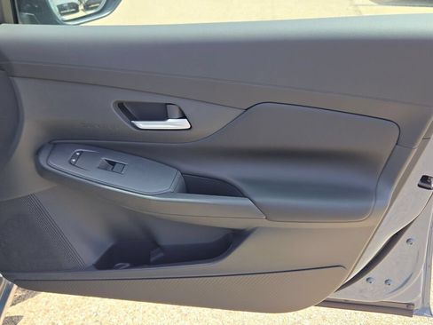 Used 2026 Nissan Sentra SV w/ SV Convenience Package FWD image 6