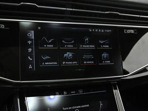 Certified 2025 Audi Q7 2.0T Premium Plus image 15