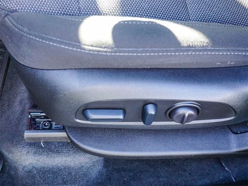 Used 2023 Chevrolet Traverse LT image 19