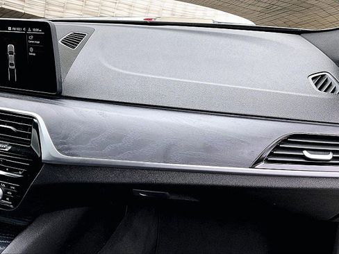 Used 2021 BMW 530i 530i Sedan image 16