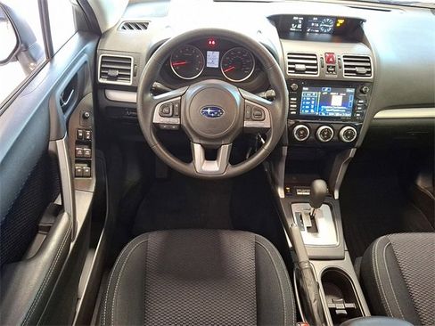 Used 2018 Subaru Forester 2.5i Premium w/ All-Weather Package image 12