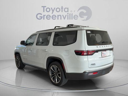 Used 2022 Jeep Wagoneer Series III w/ Premium Group I AWD/4WD image 4