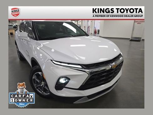 Used 2025 Chevrolet Blazer LT FWD image 1
