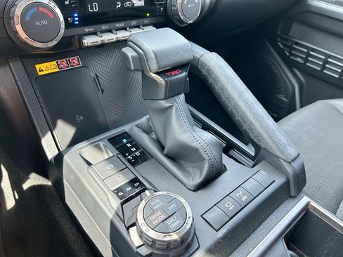 Certified 2025 Toyota 4Runner TRD Off-Road Premium AWD/4WD image 28