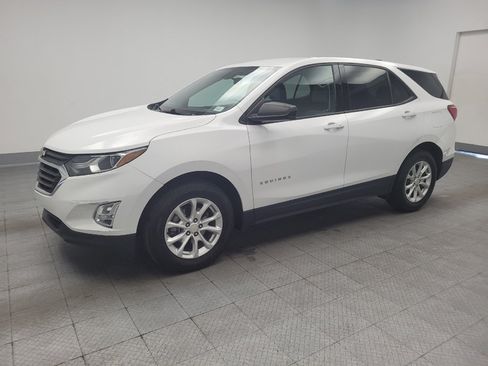 Used 2019 Chevrolet Equinox LS FWD image 2