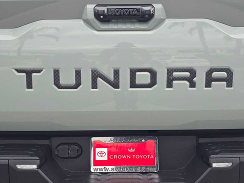 Used 2024 Toyota Tundra Limited AWD/4WD image 14