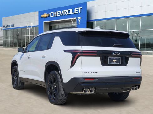 New 2027 Chevrolet Traverse LT w/ Midnight/Sport Edition FWD image 4