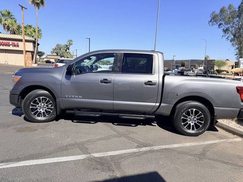 Used 2022 Nissan Titan SV w/ Accessory Utility Package RWD image 4