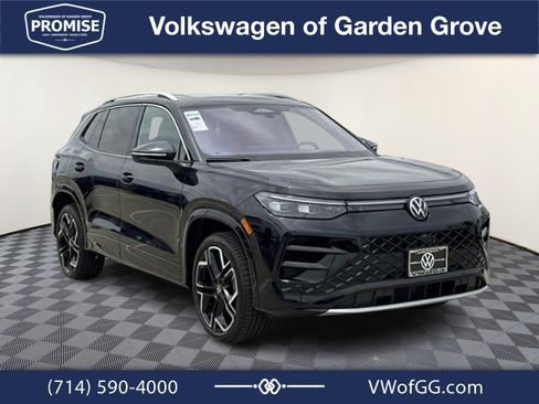 New 2026 Volkswagen Tiguan SEL R-Line AWD/4WD image 2