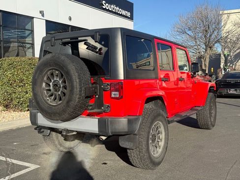 Used 2015 Jeep Wrangler Unlimited Sahara w/ Max Tow Package image 7