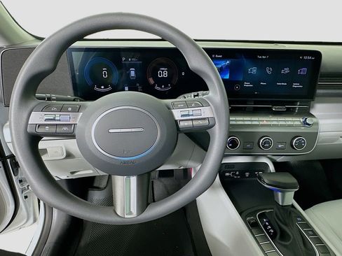 New 2026 Hyundai Kona SE image 10
