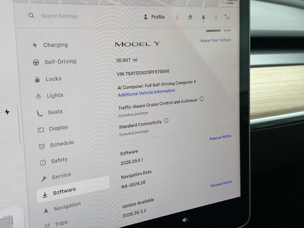 Used 2023 Tesla Model Y 2WD image 25