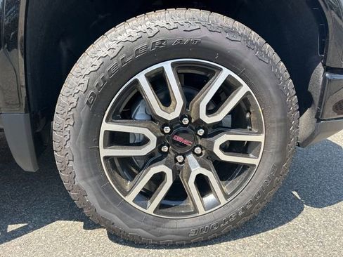 New 2026 GMC Sierra 1500 AT4 w/ AT4 Premium Package AWD/4WD image 8